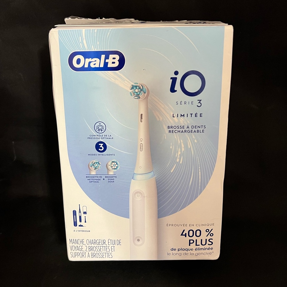 Oral-B iO Series 3 Limited Rechargeable Electric Toothbrush - Matte White